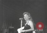 Immagine di Bob Hope Kwajalein Island Isole Marshall, 1944, secondo 35 filmato di repertorio 65675057642