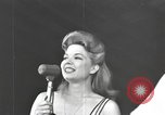 Immagine di Bob Hope Kwajalein Island Isole Marshall, 1944, secondo 44 filmato di repertorio 65675057642