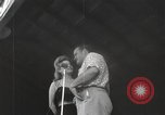 Immagine di Bob Hope Kwajalein Island Isole Marshall, 1944, secondo 53 filmato di repertorio 65675057642