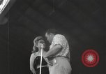 Immagine di Bob Hope Kwajalein Island Isole Marshall, 1944, secondo 54 filmato di repertorio 65675057642