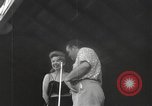 Immagine di Bob Hope Kwajalein Island Isole Marshall, 1944, secondo 55 filmato di repertorio 65675057642