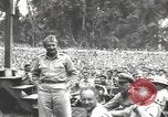 Standbild amerikanischen Entertainer Bougainville Island Papua Neu Guinea, 1944, aus Sekunde 17 historischem Filmmaterial Videoclip 65675057648