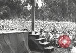 Standbild amerikanischen Entertainer Bougainville Island Papua Neu Guinea, 1944, aus Sekunde 21 historischem Filmmaterial Videoclip 65675057648