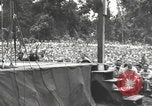 Standbild amerikanischen Entertainer Bougainville Island Papua Neu Guinea, 1944, aus Sekunde 23 historischem Filmmaterial Videoclip 65675057648
