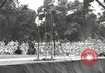 Standbild amerikanischen Entertainer Bougainville Island Papua Neu Guinea, 1944, aus Sekunde 28 historischem Filmmaterial Videoclip 65675057648