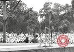 Standbild amerikanischen Entertainer Bougainville Island Papua Neu Guinea, 1944, aus Sekunde 33 historischem Filmmaterial Videoclip 65675057648