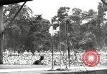 Standbild amerikanischen Entertainer Bougainville Island Papua Neu Guinea, 1944, aus Sekunde 37 historischem Filmmaterial Videoclip 65675057648