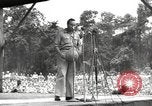 Standbild amerikanischen Entertainer Bougainville Island Papua Neu Guinea, 1944, aus Sekunde 40 historischem Filmmaterial Videoclip 65675057648