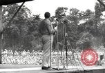 Standbild amerikanischen Entertainer Bougainville Island Papua Neu Guinea, 1944, aus Sekunde 47 historischem Filmmaterial Videoclip 65675057648
