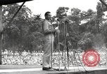 Standbild amerikanischen Entertainer Bougainville Island Papua Neu Guinea, 1944, aus Sekunde 48 historischem Filmmaterial Videoclip 65675057648