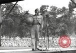 Standbild amerikanischen Entertainer Bougainville Island Papua Neu Guinea, 1944, aus Sekunde 51 historischem Filmmaterial Videoclip 65675057648