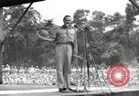 Standbild amerikanischen Entertainer Bougainville Island Papua Neu Guinea, 1944, aus Sekunde 54 historischem Filmmaterial Videoclip 65675057648