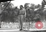 Standbild amerikanischen Entertainer Bougainville Island Papua Neu Guinea, 1944, aus Sekunde 55 historischem Filmmaterial Videoclip 65675057648
