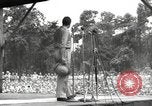 Standbild amerikanischen Entertainer Bougainville Island Papua Neu Guinea, 1944, aus Sekunde 58 historischem Filmmaterial Videoclip 65675057648