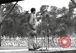 Standbild amerikanischen Entertainer Bougainville Island Papua Neu Guinea, 1944, aus Sekunde 59 historischem Filmmaterial Videoclip 65675057648