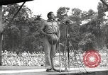 Standbild amerikanischen Entertainer Bougainville Island Papua Neu Guinea, 1944, aus Sekunde 62 historischem Filmmaterial Videoclip 65675057648