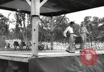 Standbild amerikanischen Entertainer Bougainville Island Papua Neu Guinea, 1944, aus Sekunde 7 historischem Filmmaterial Videoclip 65675057649
