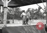 Standbild amerikanischen Entertainer Bougainville Island Papua Neu Guinea, 1944, aus Sekunde 13 historischem Filmmaterial Videoclip 65675057649
