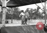 Standbild amerikanischen Entertainer Bougainville Island Papua Neu Guinea, 1944, aus Sekunde 14 historischem Filmmaterial Videoclip 65675057649