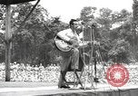 Standbild amerikanischen Entertainer Bougainville Island Papua Neu Guinea, 1944, aus Sekunde 33 historischem Filmmaterial Videoclip 65675057649
