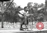 Standbild amerikanischen Entertainer Bougainville Island Papua Neu Guinea, 1944, aus Sekunde 40 historischem Filmmaterial Videoclip 65675057649