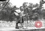 Standbild amerikanischen Entertainer Bougainville Island Papua Neu Guinea, 1944, aus Sekunde 54 historischem Filmmaterial Videoclip 65675057649