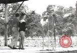 Standbild amerikanischen Entertainer Bougainville Island Papua Neu Guinea, 1944, aus Sekunde 16 historischem Filmmaterial Videoclip 65675057650