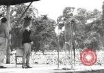 Standbild amerikanischen Entertainer Bougainville Island Papua Neu Guinea, 1944, aus Sekunde 17 historischem Filmmaterial Videoclip 65675057650
