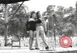 Standbild amerikanischen Entertainer Bougainville Island Papua Neu Guinea, 1944, aus Sekunde 21 historischem Filmmaterial Videoclip 65675057650