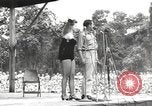 Standbild amerikanischen Entertainer Bougainville Island Papua Neu Guinea, 1944, aus Sekunde 25 historischem Filmmaterial Videoclip 65675057650