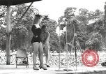 Standbild amerikanischen Entertainer Bougainville Island Papua Neu Guinea, 1944, aus Sekunde 38 historischem Filmmaterial Videoclip 65675057650