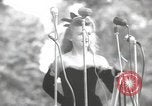 Standbild amerikanischen Entertainer Bougainville Island Papua Neu Guinea, 1944, aus Sekunde 40 historischem Filmmaterial Videoclip 65675057650