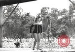 Standbild amerikanischen Entertainer Bougainville Island Papua Neu Guinea, 1944, aus Sekunde 53 historischem Filmmaterial Videoclip 65675057650