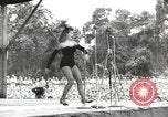 Standbild amerikanischen Entertainer Bougainville Island Papua Neu Guinea, 1944, aus Sekunde 57 historischem Filmmaterial Videoclip 65675057650