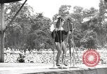 Standbild amerikanischen Entertainer Bougainville Island Papua Neu Guinea, 1944, aus Sekunde 60 historischem Filmmaterial Videoclip 65675057650