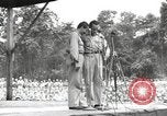 Standbild amerikanischen Entertainer Bougainville Island Papua Neu Guinea, 1944, aus Sekunde 14 historischem Filmmaterial Videoclip 65675057651