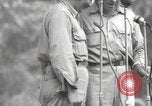 Standbild amerikanischen Entertainer Bougainville Island Papua Neu Guinea, 1944, aus Sekunde 17 historischem Filmmaterial Videoclip 65675057651