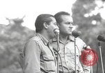 Standbild amerikanischen Entertainer Bougainville Island Papua Neu Guinea, 1944, aus Sekunde 20 historischem Filmmaterial Videoclip 65675057651