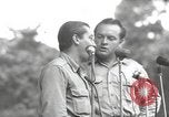 Standbild amerikanischen Entertainer Bougainville Island Papua Neu Guinea, 1944, aus Sekunde 22 historischem Filmmaterial Videoclip 65675057651
