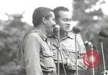Standbild amerikanischen Entertainer Bougainville Island Papua Neu Guinea, 1944, aus Sekunde 28 historischem Filmmaterial Videoclip 65675057651