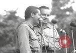 Standbild amerikanischen Entertainer Bougainville Island Papua Neu Guinea, 1944, aus Sekunde 30 historischem Filmmaterial Videoclip 65675057651