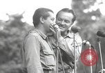 Standbild amerikanischen Entertainer Bougainville Island Papua Neu Guinea, 1944, aus Sekunde 31 historischem Filmmaterial Videoclip 65675057651