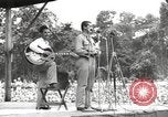 Standbild amerikanischen Entertainer Bougainville Island Papua Neu Guinea, 1944, aus Sekunde 59 historischem Filmmaterial Videoclip 65675057651