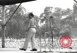Standbild amerikanischen Entertainer Bougainville Island Papua Neu Guinea, 1944, aus Sekunde 5 historischem Filmmaterial Videoclip 65675057652