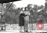 Standbild amerikanischen Entertainer Bougainville Island Papua Neu Guinea, 1944, aus Sekunde 32 historischem Filmmaterial Videoclip 65675057652