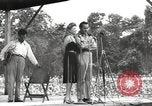 Standbild amerikanischen Entertainer Bougainville Island Papua Neu Guinea, 1944, aus Sekunde 37 historischem Filmmaterial Videoclip 65675057652