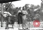 Standbild amerikanischen Entertainer Bougainville Island Papua Neu Guinea, 1944, aus Sekunde 51 historischem Filmmaterial Videoclip 65675057652