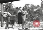 Standbild amerikanischen Entertainer Bougainville Island Papua Neu Guinea, 1944, aus Sekunde 54 historischem Filmmaterial Videoclip 65675057652