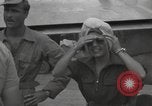 Immagine di Bob Hope Guadalcanal nelle Isole Salomone, 1944, secondo 17 filmato di repertorio 65675057657