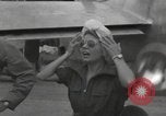 Immagine di Bob Hope Guadalcanal nelle Isole Salomone, 1944, secondo 18 filmato di repertorio 65675057657